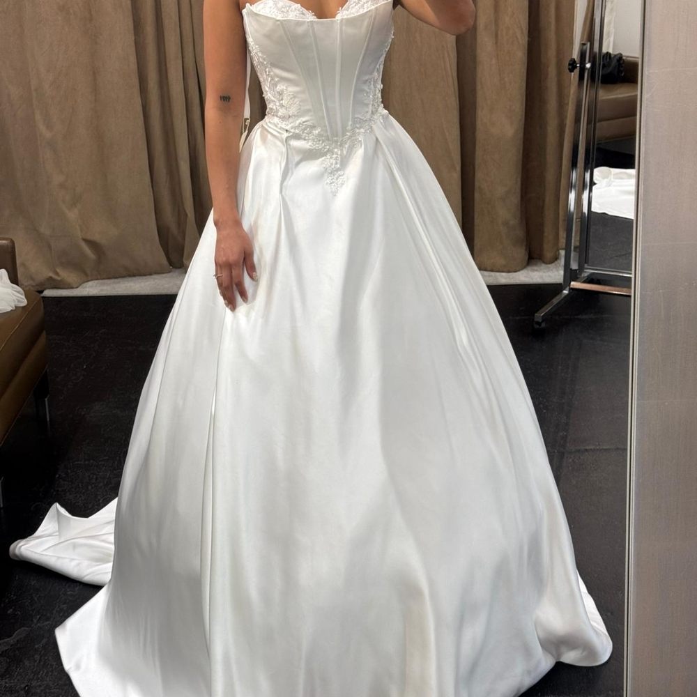 Elegant White Wedding Dress